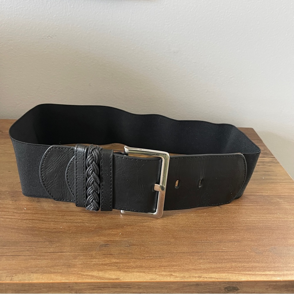 Stretch Waist Belt Stretch. Silver Buckle
